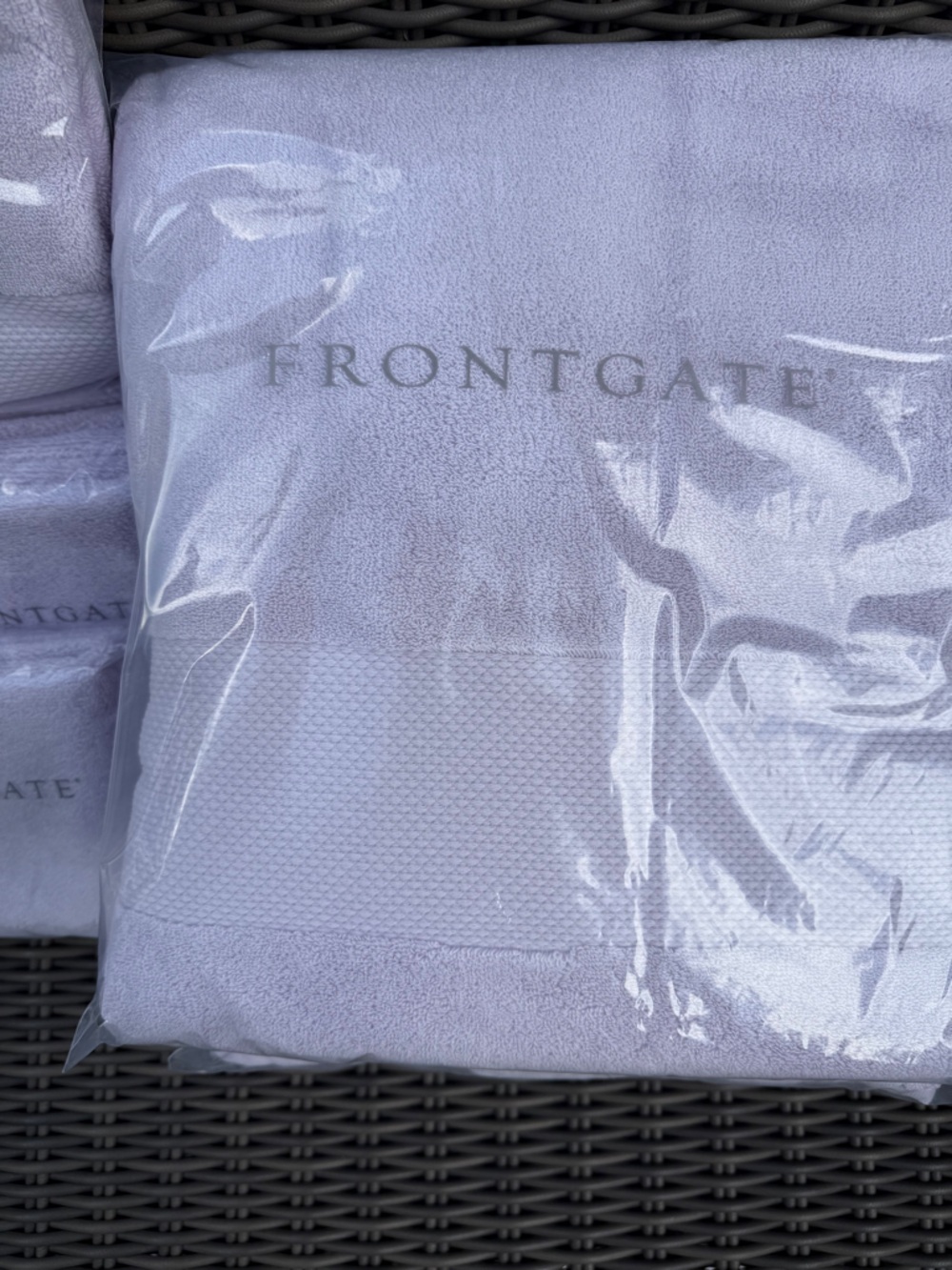 Frontgate Resort Bath Towel Set - NWT - Picture 15 of 16